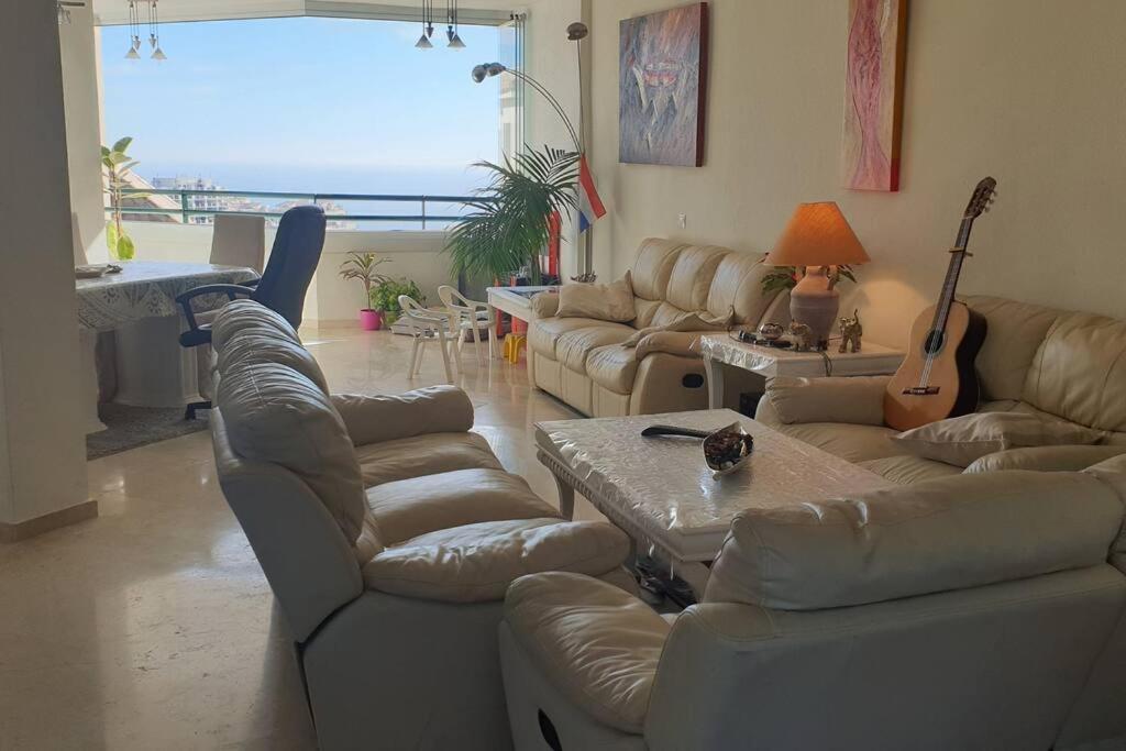 Apartamento Luxury Penthouse With Sea&Mountain Views & Hot Tub - Tranquility & Rest Benalmádena Exterior foto