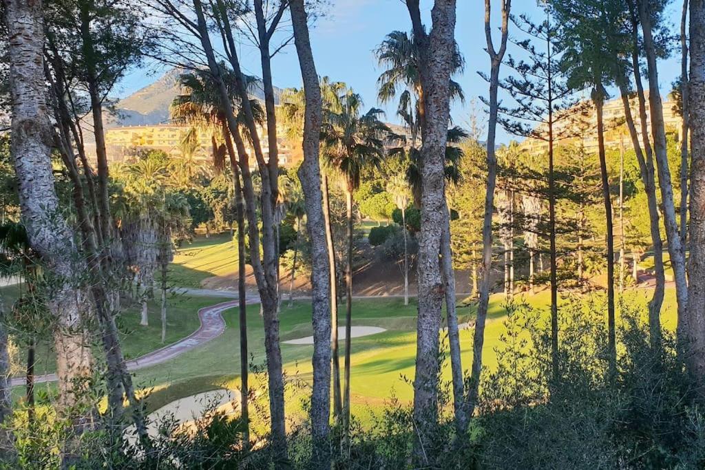 Apartamento Luxury Penthouse With Sea&Mountain Views & Hot Tub - Tranquility & Rest Benalmádena Exterior foto